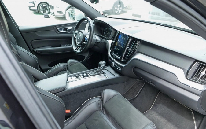 Volvo XC 60 cena 129900 przebieg: 151522, rok produkcji 2018 z Głogów Małopolski małe 529